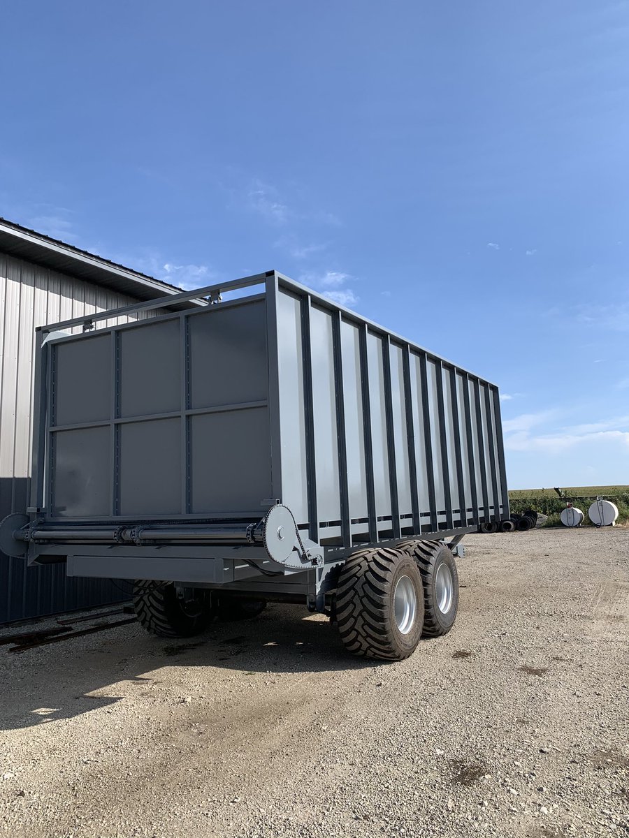mduthe's tweet photo. Wagon project complete! Let harvest 2020 begin! @dave_uthe design https://t.co/U2xDZPQXbI