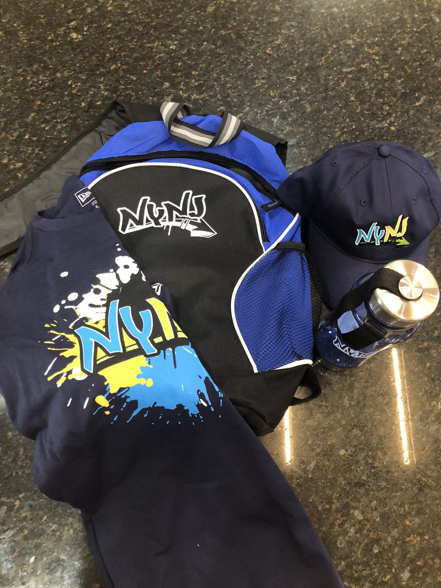 Lasette1230's tweet photo. #Special delivery from @OneNYNJ @judy_cavalieri My team colors go hard!!! #NYNJStrong #relentless #winning! ππ»ββοΈππ»ββοΈππ»ββοΈ https://t.co/6a8aiZRVKB
