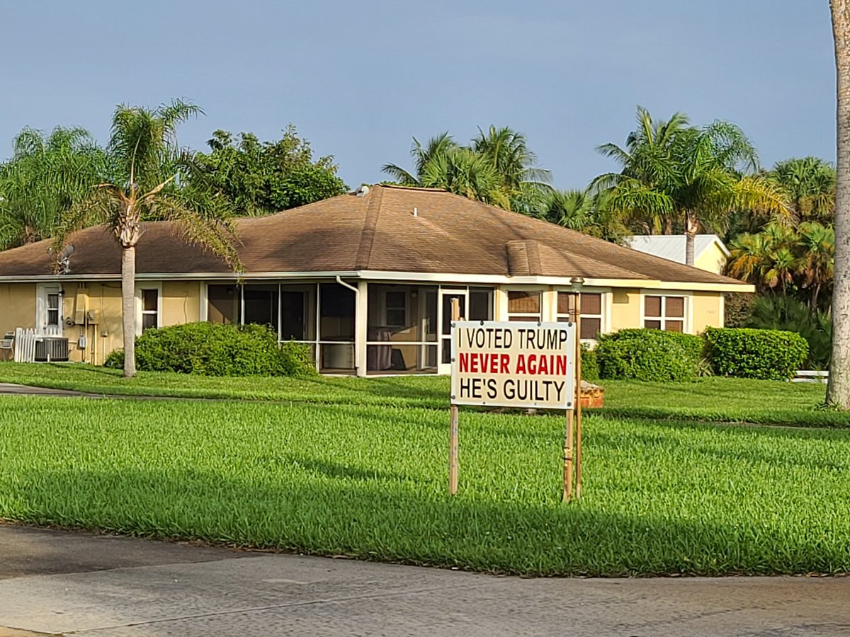DavidYankovich's tweet photo. Saw this in Florida today, he’s losing his base not growing it. 

#RepublicansForBiden is happening. https://t.co/rFYq6rA8QJ