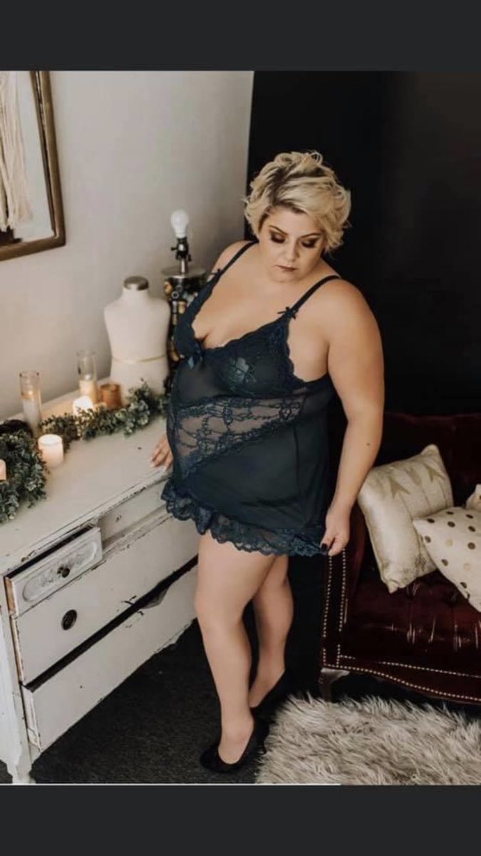 BeverlysSecret's tweet image. Good evening! 

We are now open for appointments any day of the week!  

Green is the color of the week so make sure you watch our live video from Monday of our 50% off items and also our 75% off clearance items as well!  💚💚💚