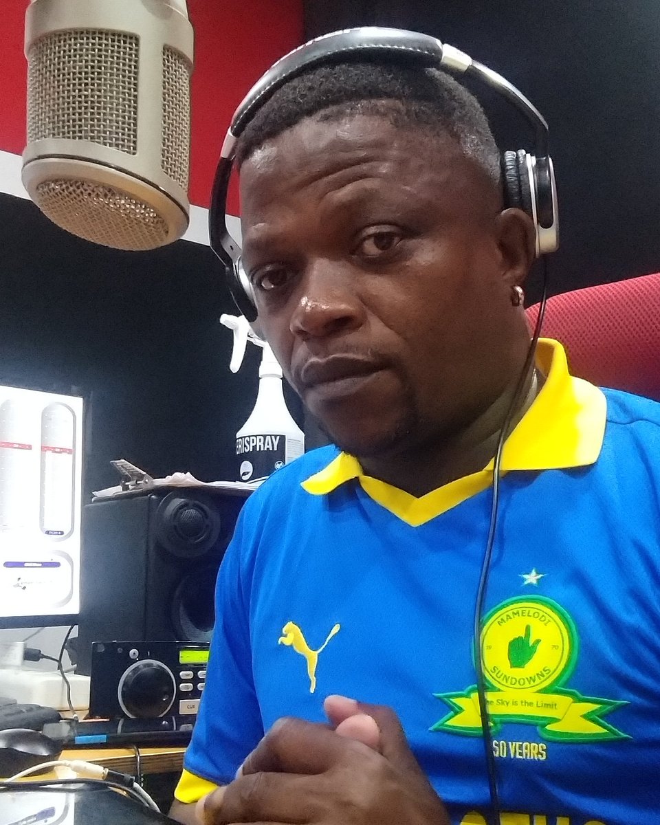 MsajeroRSA's tweet photo. #Musotherapy - "Your Different Weekend Radio Template" is on your wireless via KZN's Durban-based ceritfied supreme community radio station @izwi98fm until 06H00 this morning courtesy of yours truly https://t.co/DbS7FUgIGw