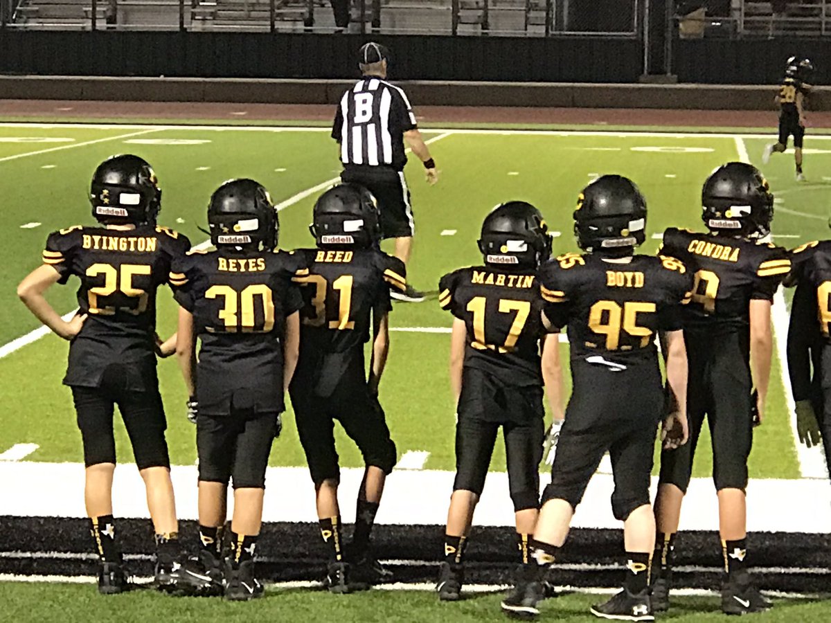 MarciJ1's tweet photo. Pirated supporting pirates!  Love seeing my students do their thing! @CISDNobleReed https://t.co/lvijjUdJid