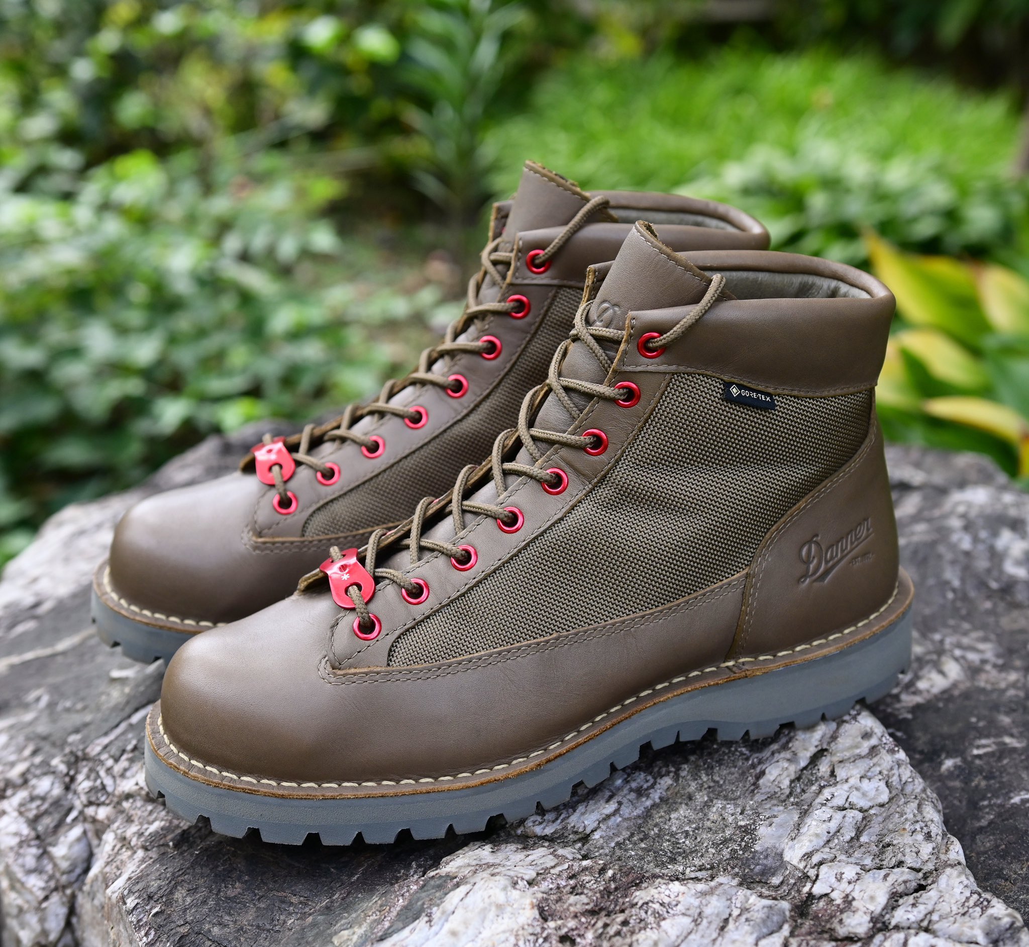 オシャレ ダナー × スノーピーク DANNER FIELD PRO ゴアテックス