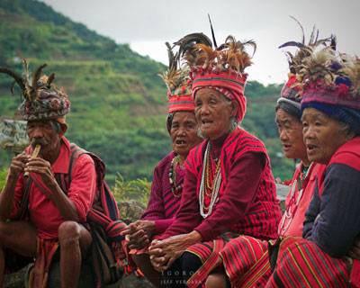 They settled in various regions in the Cordilleras Mountains and Northern Luzon. Igorots and Ilokanos: these are ur people lmao(photos below are of Igorot people, who were never successfully colonized by Spain which is why we’ve managed to maintain our cultures until recently)