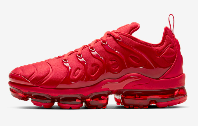 red nike vm