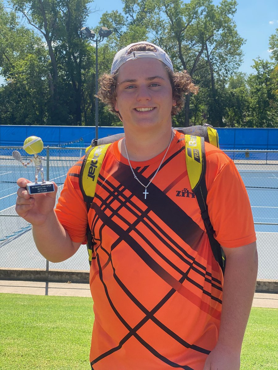 wolves_sftennis's tweet photo. Congratulations to both Rylee Day and Jacob Cumpton for placing 1st in singles at the L6 USTA Oakwood Country Club Open. @SFWolvesAthl https://t.co/BGlDeDoNW5