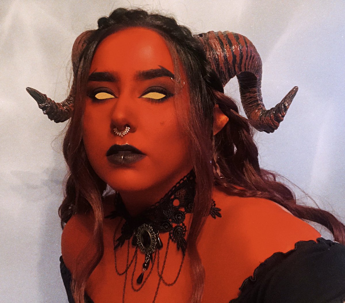 arcanegold's tweet photo. let’s start a thing of cosplayers who cosplay their own characters i’ll start

my character                   my cosplay https://t.co/buJnkaaJn1
