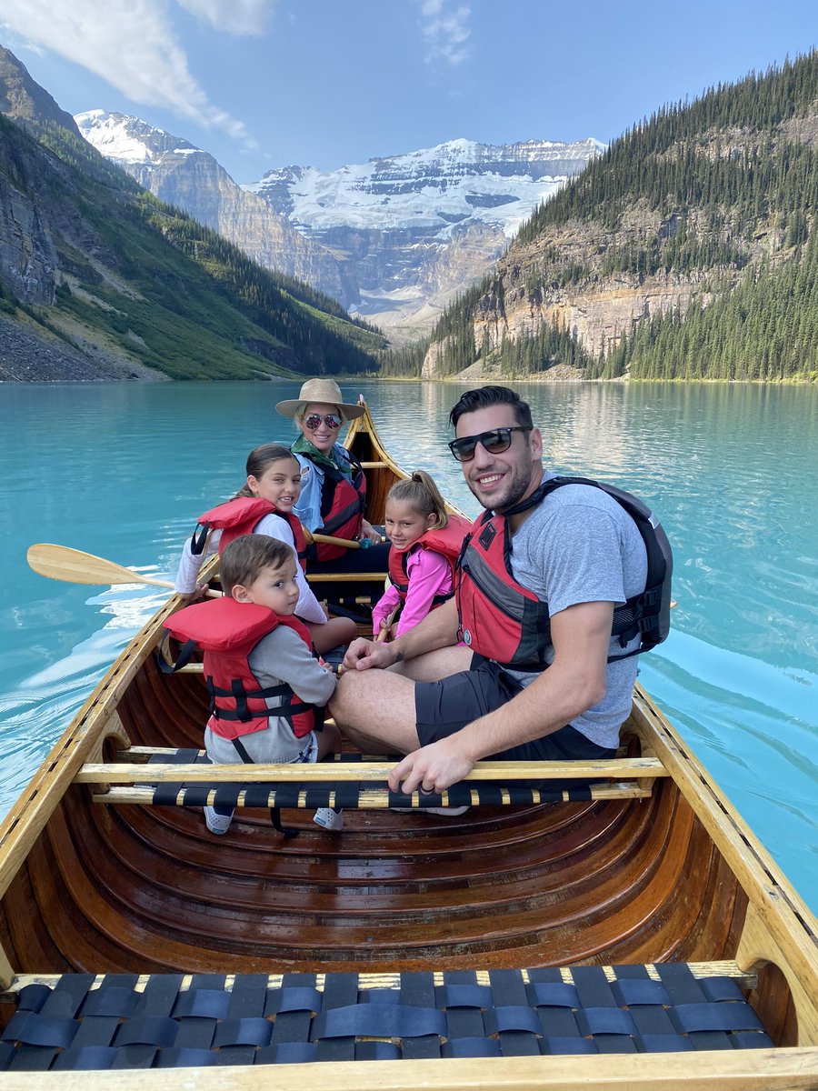 27MilanLucic's tweet photo. Great time with the family at Lake Louise #explorealberta 🇨🇦 #fairmontlakelouise https://t.co/tpchkmJq0z