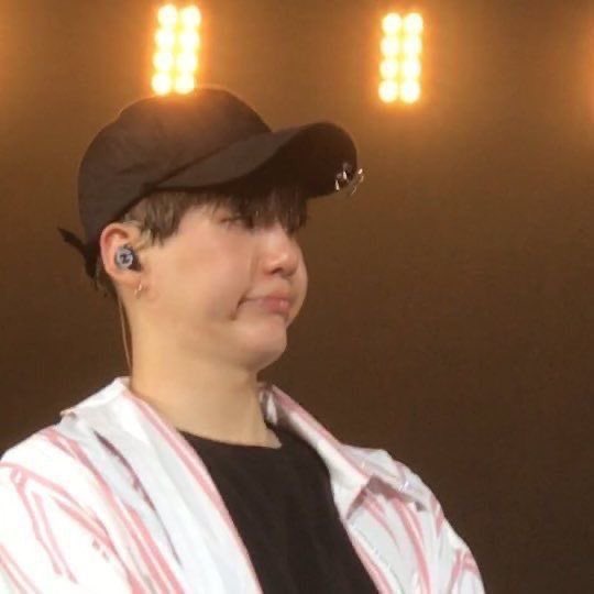 some ppl r actually scared of yoongi like what’s he gonna do hug you and hold your hand?