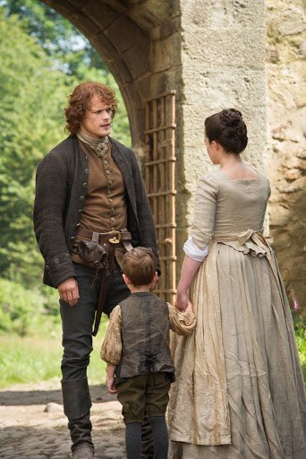 ChaoticOctopus's tweet photo. Ahhh... there’s no OL fight quite like a #JamieAndJenny #SiblingWar ! Jenny wasn’t nearly as confrontational in the books, but honestly this representation of her character seems much more believable. She’d be insulted at his stupidity, pissed at his interference, and NOT... 1/2 https://t.co/HvhmBvTaE8