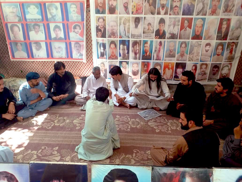 QadeerMama's tweet photo. . @PashtunTM_Offi  delegation visited our #VBMPCamp for solidarity with families of #BalochMissingPersons .
@a_baitanai  said that Pashtun &amp; Baloch suffer from similar injustices #enforceddisappearances &amp; #extrajudicialkillings r commonplace in their respective regions. @mazdaki https://t.co/OboswSJi9f