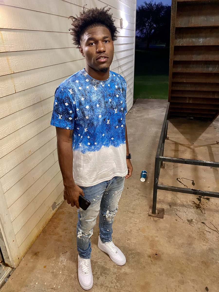 barifolarin's tweet photo. Ion beef w lil boys where ya pops @? 😈 #4evaSolid https://t.co/ApwpQbBvpD