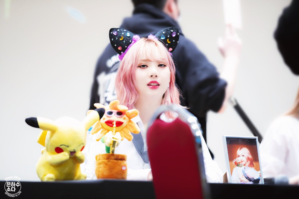 MilkywaySoda116's tweet photo. #回LABYRINTH #교차로 #상암
#Crossroads7thWin #GFRIEND66thWin

2020.02.16 일요일
8th Mini Album 
'回 : LABYRINTH'
상암 팬사인회
은하 4pic

#여자친구 #GFRIEND #은하 #정은비
@GFRDofficial @GFRDofficialJP https://t.co/f5B3i5lAfC
