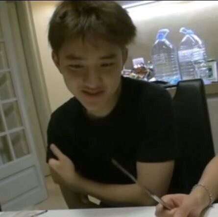 pros and cons of dating doh kyungsoo: a thread