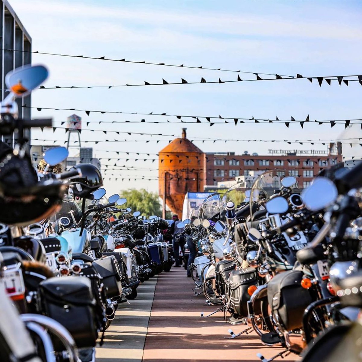 myhogwatch's tweet photo. Who’s ridin’ free this weekend at the @milwaukeerally ?! Comment 🤟 below! Don’t forget presales for the new HogWatch™️ start Labor Day Monday 9/7! Your keys to #RideFree and #RideEasy have finally arrived. Ditch your #Harley key fob. Sign up at https://t.co/FyiWJ8bguf https://t.co/VkM9Le3yeA