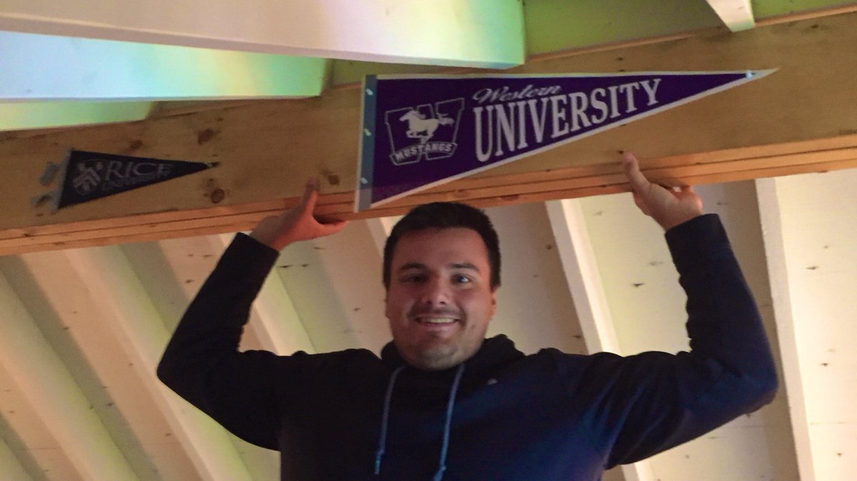 valparke's tweet photo. Hoping all #Westernu students #staywell #learnwell as they go #backtoschool #takenorisks remain #purpleandproud. https://t.co/TbSrZ0hO6l