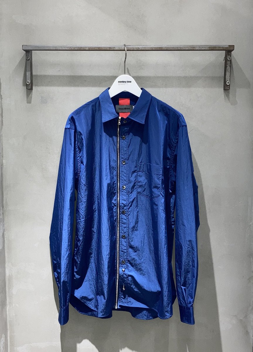 MT_SHINJUKU's tweet photo. 〈Beautilities〉
" NY UTILITY ZIP SHT"
25,000円(+tax)
"Beauty & Utility"の造語"機能美"
をコンセプトにした〈Beautilities〉
最新コレクションが入荷致しました。
オーセンティックなデザインをベースに美を壊さぬよう機能を加えたアイテムです。
#beautilities
#monkeytime https://t.co/TAqQXxRb6x