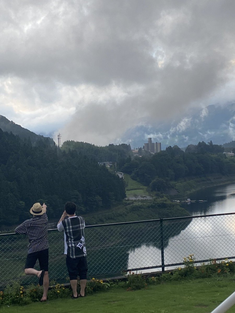 青春2

海が楽し過ぎたから、第二段で川でラフティング

からのダムの近くでバーベキュー

今年の夏、マジ楽し過ぎる