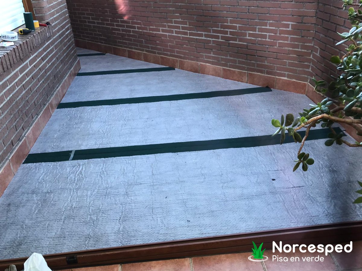 Norcesped's tweet photo. ¡Terraza a la vista! ⁣
Como véis, hemos puesto una lámina drenante y nuestro gran modelo de #CéspedArtificial 'Máximo' que ofrece una comodidad de 1️⃣0️⃣⁣
⁣
Para presupuestos ⬇️⬇️⬇️⁣
📧  info@norcesped.com⁣⁣⁣⁣
☎️  94 456 23 01⁣⁣⁣⁣
🔗  https://t.co/0LHDjbwwEI  https://t.co/a43ZCmpW8N