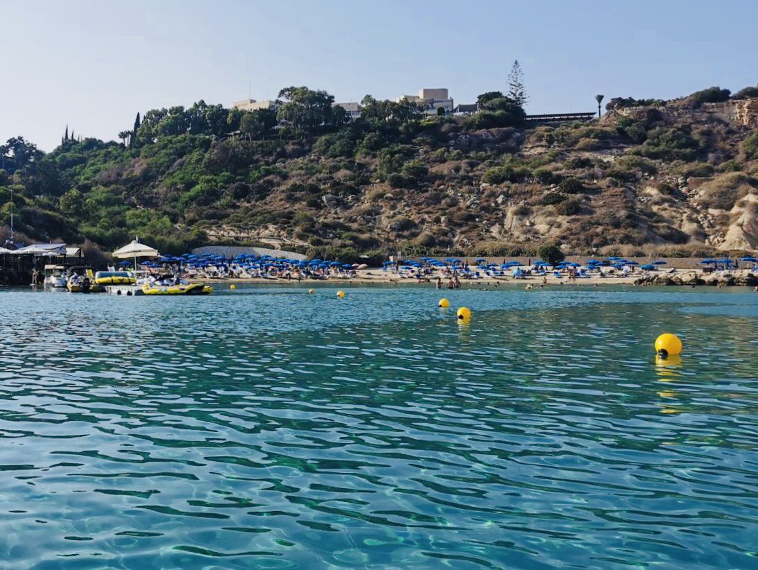 Clear turquoise water at Konos bay