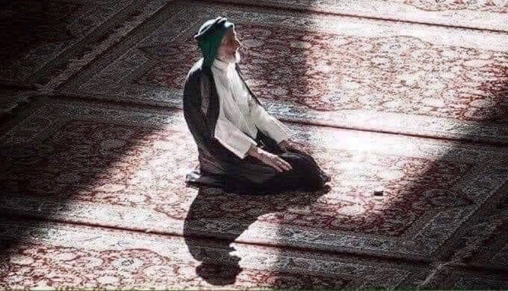 ra8ed's tweet photo. ''لا تملَّ من التوبة حتى وإن تكرر الذنب''. https://t.co/P4S7Hcdzh4