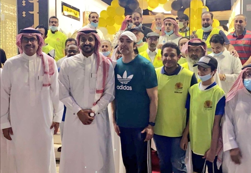 _Health_8's tweet photo. @dwte3m @moqbail @Aln7lN @albarrakfaisals @hasanewscom السؤال هل هو جهل بالنظام ام تعمد المخالفة ؟؟ https://t.co/Oy8MP9eAQk