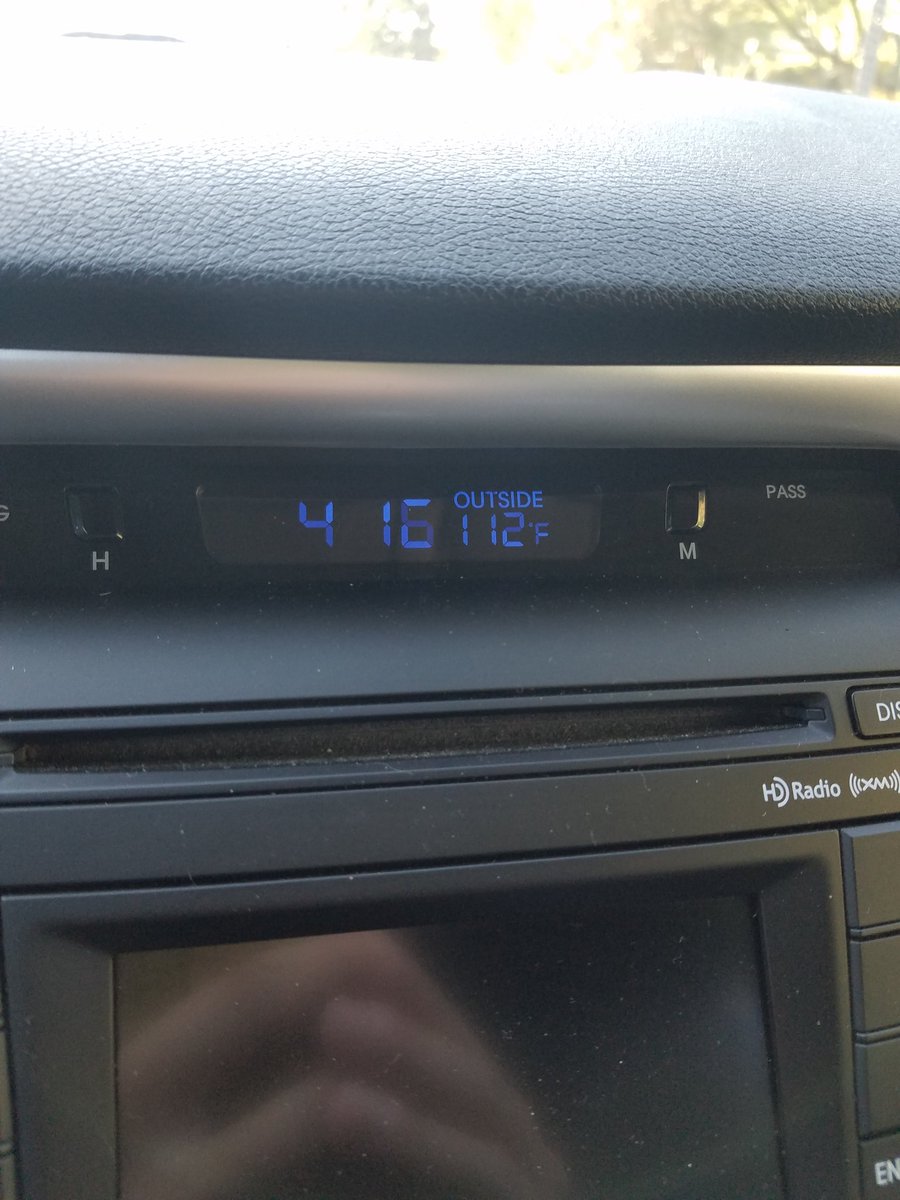 neildmonte's tweet photo. This was omw to housesitting. Yeah, that is the temperature...not a science experiment! 🤣 #heatwave #laheat #112degrees #toohotinthisbitch #SaturdayNight https://t.co/Op1SaFjGvT