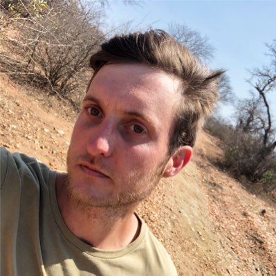 BalefireTweets's tweet photo. Feeling my wild hair, don’t care oats and I needed a change that was less #maskformasc and more real. #NewProfilePic https://t.co/JMaYdN8f0A