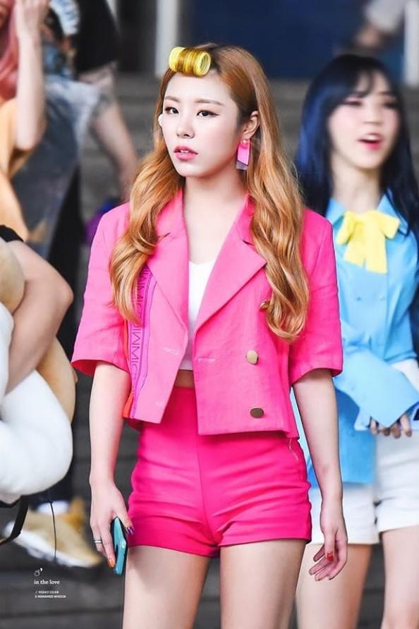 another pink fit  #MAMAMOO  #Wheein  #휘인  @RBW_MAMAMOO