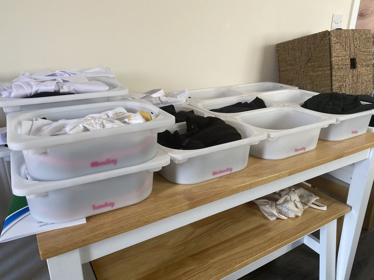 craftyscarley's tweet photo. My #Sunday mornings now look like this....... #prep #school #girls #lovethem #needroutine #autism https://t.co/GFHDoFIPmR