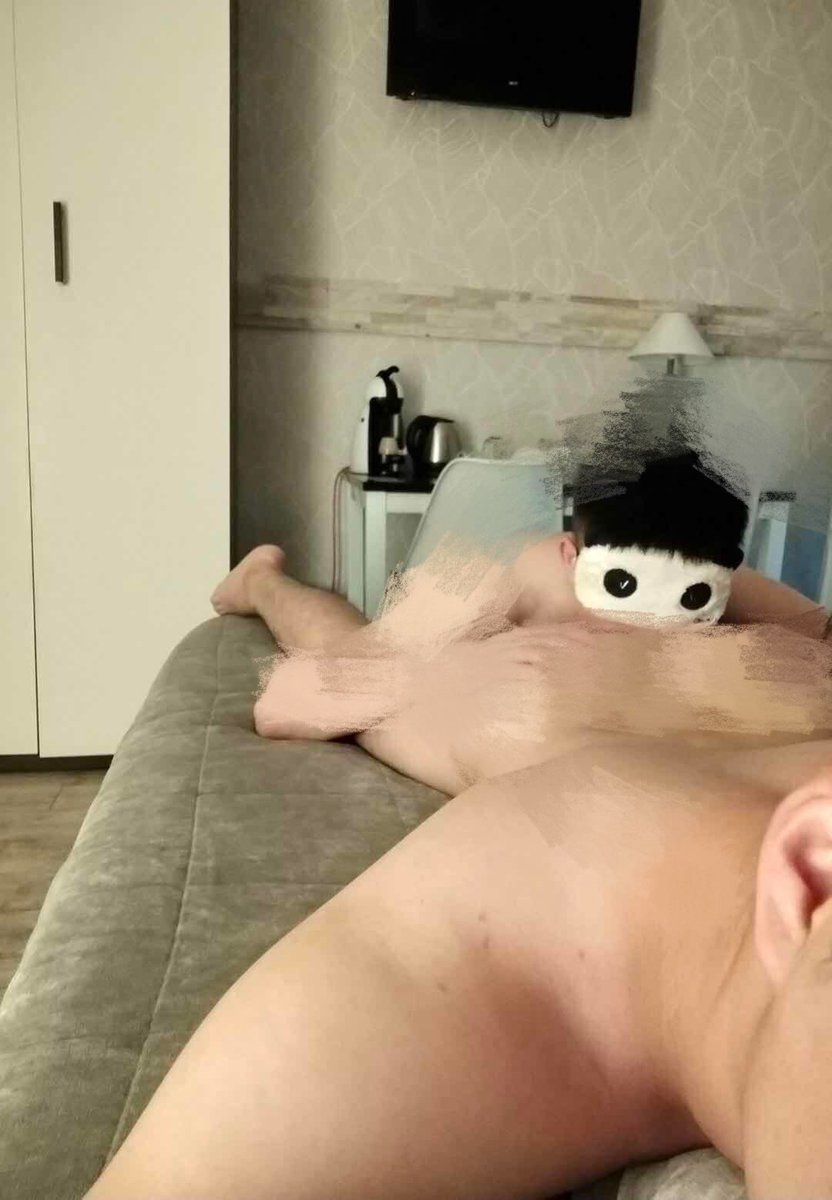yonggan19's tweet photo. 每个星期天的鸡吧蛋蛋菊花各半小时保养开始了……不用捆绑，都很怕很听话，猜猜为什么？#脚奴 #��金 #吸金 #金钱压榨 #绿奴 #傻逼提款机 #人形提款机 #报销奴 #账单奴 #工资奴 #曝光奴 #榨金 #无脑贡 #十分钟金钱游戏 #男性崇拜 #深喉 #舔脚 #圣水 https://t.co/WDz8jYvCTS