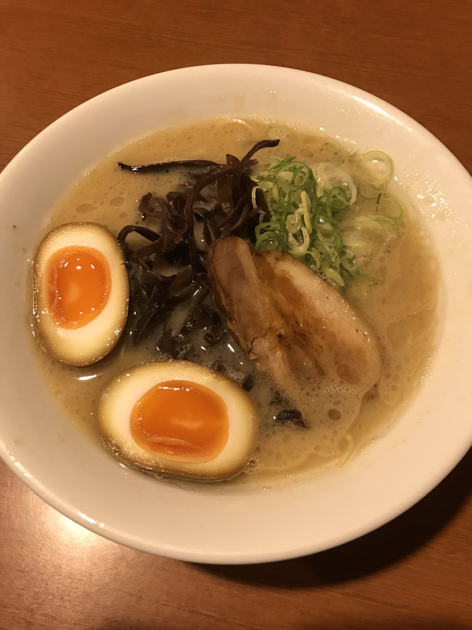闘将 麻婆麺男 茨城県つくば市桜の 博多拉麺 一休 の 味玉らあめん 780税込 替玉 90税込 茨城県つくば 市で食べる本格博多系 麺の固さはハガネ バリカタ ナミ ヤワ ヤワヤワの5種類 替玉5回して1番好きなのはヤワ 旨し 飯テロで