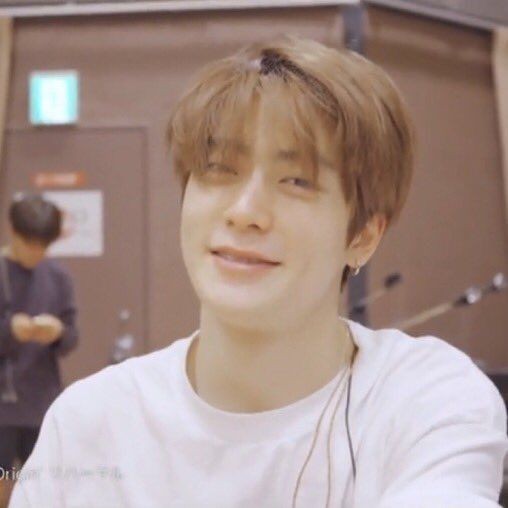 bukan newbie, cuma baru balik aje

bantu rt meng 
fambest? dm gua ga galak samsek

#roleplayerindonesia #rpw #roleplayer #roleplay #rp #roleplayerindo #roleplayerworld