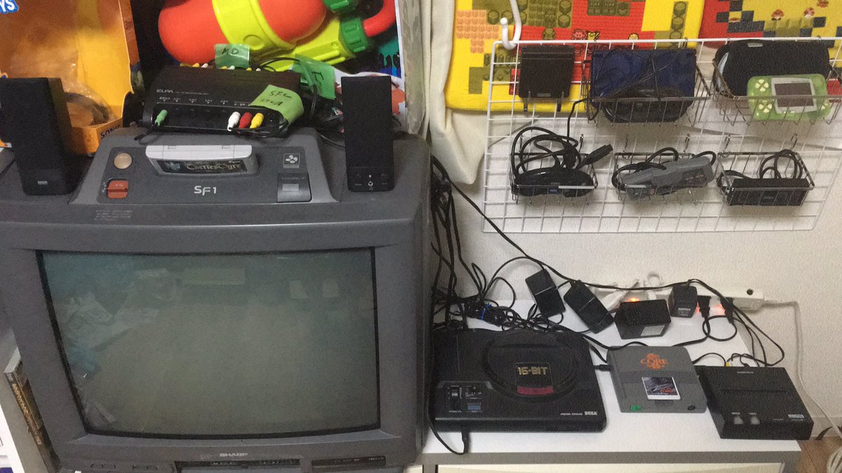 テトラポッド葉山 時空が歪んでいるので Pc Ps4 Psvr Switch Wii U Wii Ps3 X360 Gc Ps2 Dc N64 Ss 3do ミニfc Mdミニ Pceミニ ネオジオミニ Psクラシックを常時接続 してあるし ブラウン管でsfc Md Pce Fc マーク も常時接続して