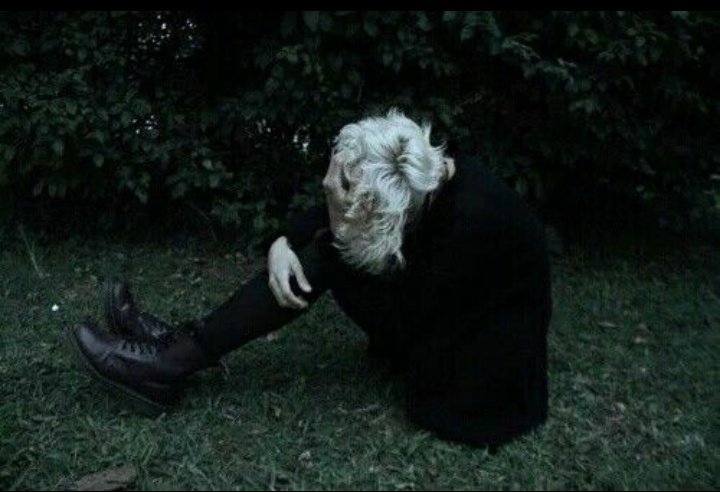 dracoxpottah's tweet photo. [ＤＲＡＲＲＹ ＡＵ]

❝ 𝐃𝐄𝐌𝐀𝐒𝐈𝐀𝐃𝐎 𝐓𝐀𝐑𝐃𝐄 ❞

Donde Draco y Harry se encuentran después de la guerra en un lugar inesperado, hablan de todo lo ocurrido en sus vidas y se vuelven amigos, pero antes de poder asimilar su amistad nuevos sentimientos salen a flote. https://t.co/v6dgJgby1y