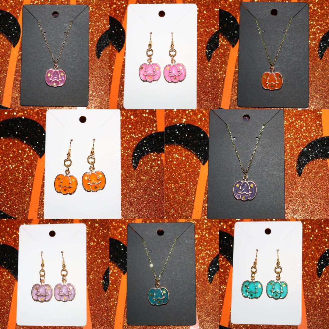 Lils_sad1's tweet photo. another update on what's left from my halloween collection! there's still 30 pieces looking for new homes 🥺 prices range from $8.50 to $11 shipped! rts are very appreciated 💞 https://t.co/h5NOU8FsN8