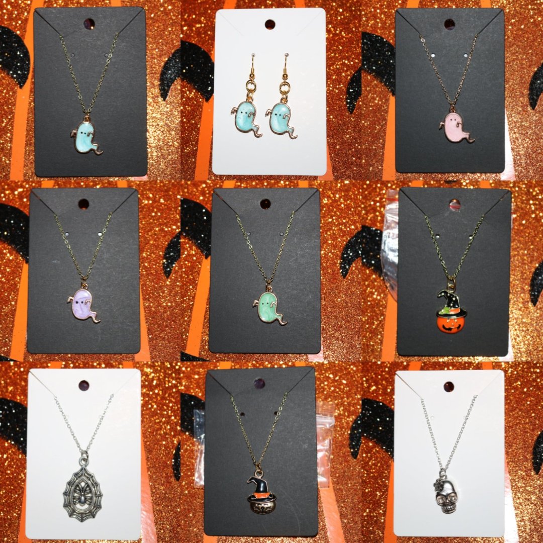 Lils_sad1's tweet photo. another update on what's left from my halloween collection! there's still 30 pieces looking for new homes 🥺 prices range from $8.50 to $11 shipped! rts are very appreciated 💞 https://t.co/h5NOU8FsN8