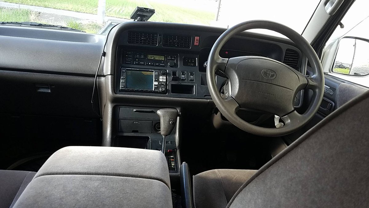 Keisuke 最近実は車を購入しました 100系ハイエーススーパーカスタムリミテッドです 当時のキャッチコピーは トヨタのもうひとつの最高級車 内装が凄く豪華で当時最新のオプションが沢山付いている車で僕は0系ハイエースよりこっちの方が好きだな 100