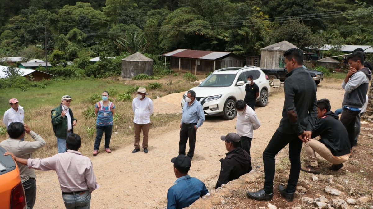 SemahnChiapas's tweet photo. La titular de la SEMAHN realizó una visita de trabajo con los presidentes municipales de La Independencia, Las Margaritas y el director del Instituto Estatal de Agua #INESA, con la finalidad de revisar el tema de Residuos Sólidos en dichos municipios. #SEMAHN https://t.co/mIU47mTpwD