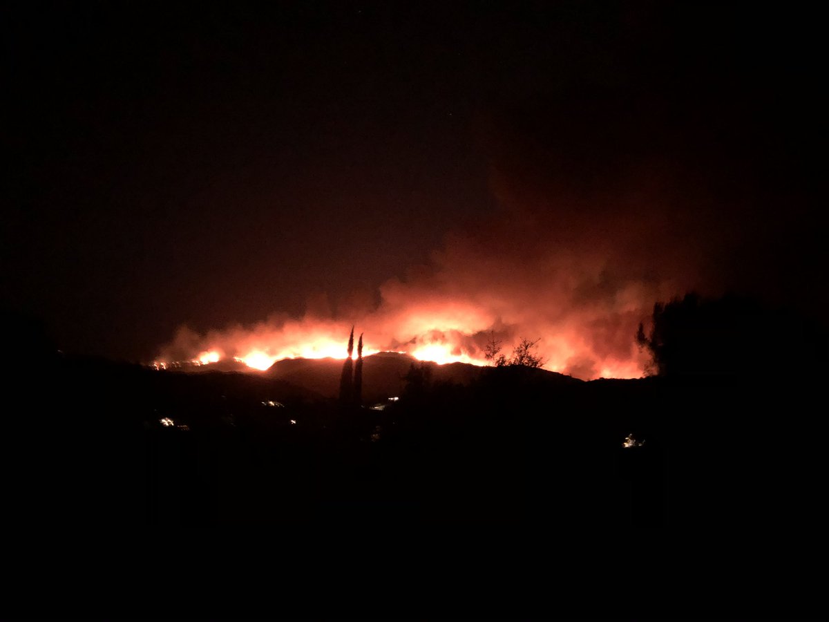 Nighttime view of #ValleyFire from Palo Verde Ranch in Alpine <a href="/CALFIRESANDIEGO/">CAL FIRE/San Diego County Fire</a> <a href="/ClevelandNF/">Cleveland NF</a>