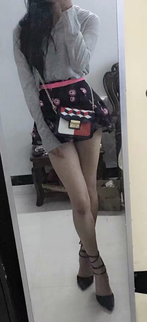 跑步摔了个狗吃屎，膝盖上留了个疤🙃🙃死亡画质🤔 #trans #女装男子 #伪娘