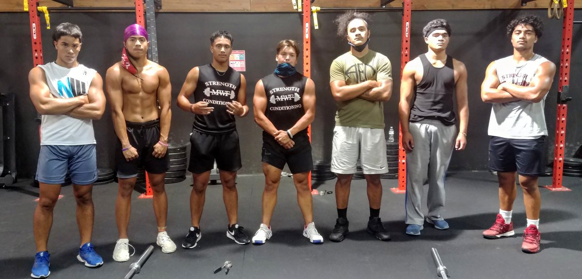 MaluStrength's tweet photo. These boys ready! Still grinding 💪🏽 @kekoa_visperas @NoahFasavalu @Prince_Malo11 @BlainHanly @DishawnMisa @JrMaiava @feo_oge #MSC https://t.co/cRFKDqB1zu