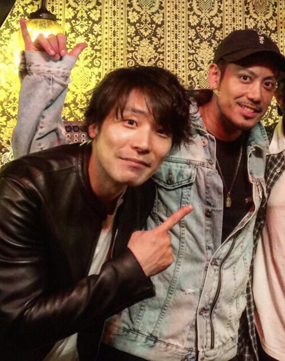 saoume's tweet photo. ワタシもかっこいいおつきさん載せとこー❤

えりこさんに便乗したから、えりこさんとワタシ🉐になったけどw

#ALLOFF
#おつきさん大好き https://t.co/lVZbYQHcSX