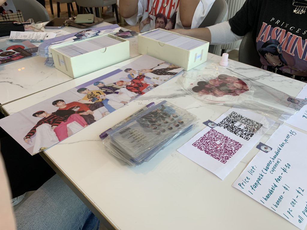 sevenforsevensg's tweet photo. #heartthrobkoocafe we’re sitting in the cafe!! do come to collect :) https://t.co/MqCGKMGN2B