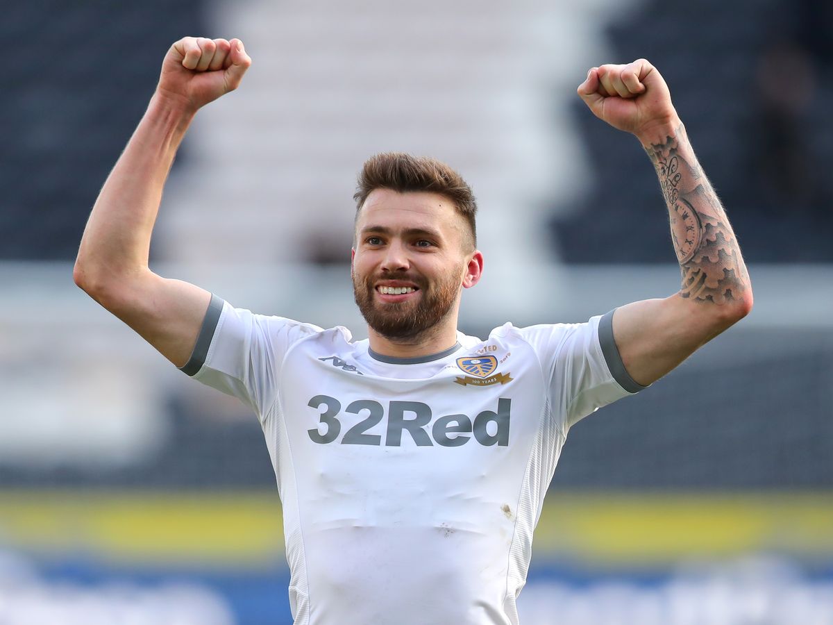 Stuart Dallas:Apps: 45Goals: 5Assists: 3CSs: 20TSB: 5.4%Fixtures: liv FUL shu MCI WOLDallas is also a versatile defender who can play on either side of a Back 4 plus in midfield. He is a very attacking fullback in a decent looking Leeds team.