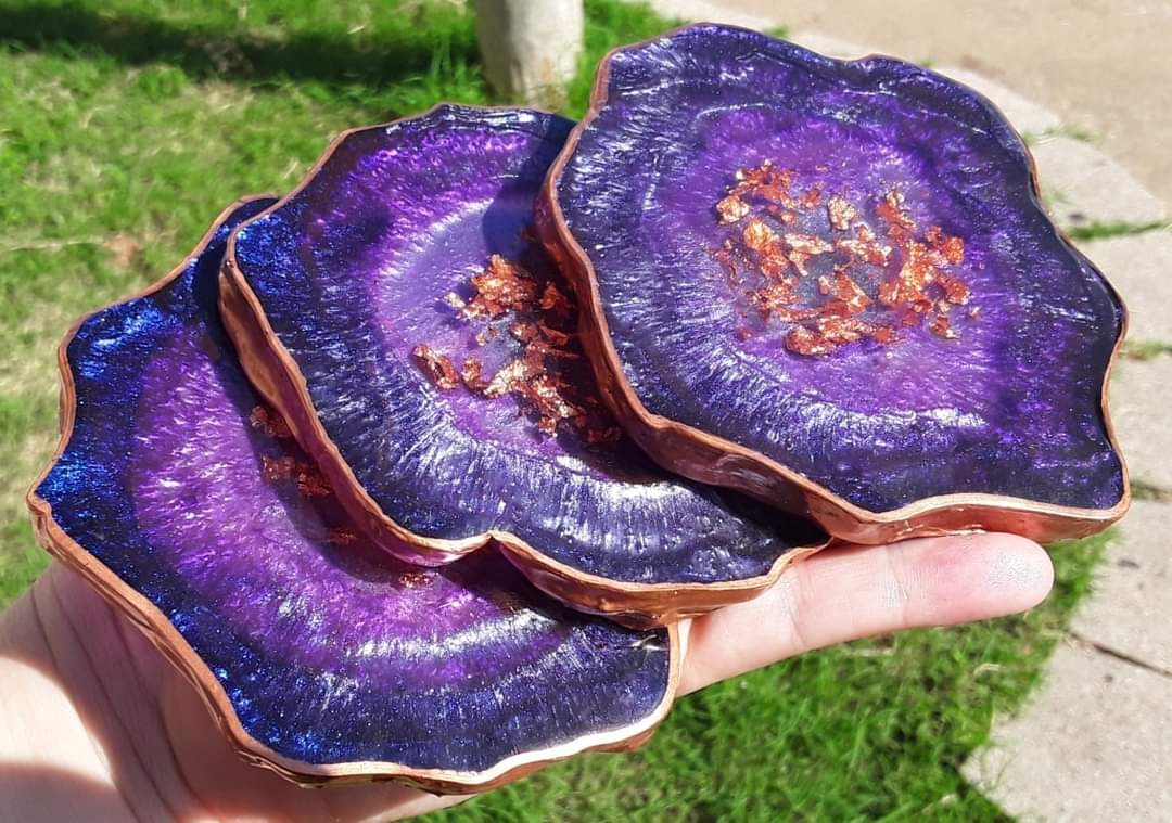 StatuesqueCrea1's tweet photo. I added Copper leafing to the edges now I love them even more! 
#statuesquecreations #geodecoasters #geode #epoxyart #fluidart #epoxyresin #resinart #resinartist #fluidartist #handmade #homemade #purple #copper #availablenow #ordertoday #youtubechannel #followme for more artwork https://t.co/ifAfDpCEwn