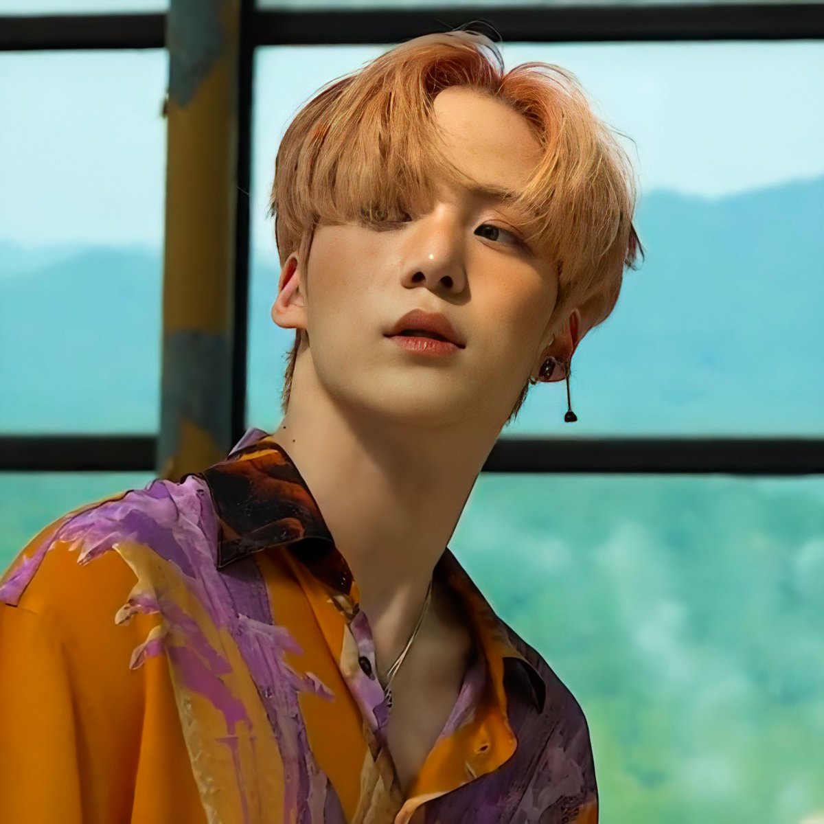 i cried when i saw this!! yunho really looks ethereal! can he get signed to be a model already? i mean... look at this!!!!!! im just so so inlove with this makeup and look.  @ATEEZofficial  #ATEEZ    #에이티즈    #윤호