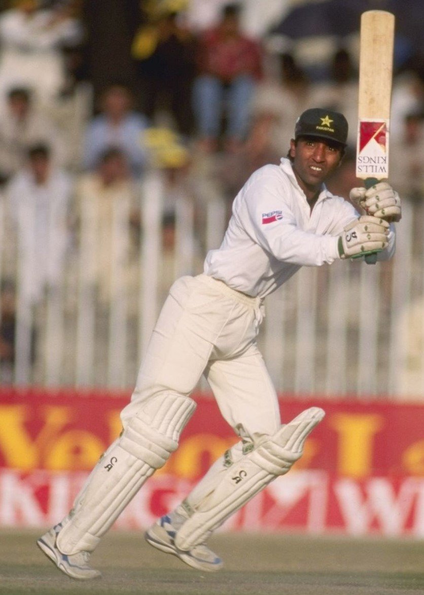 4,052 Test runs 8,824 ODI runs 194 v India in Chennai in 1997 - the record ODI score for 12 years! Happy birthday to Pakistan legend Saeed Anwar! 🇵🇰