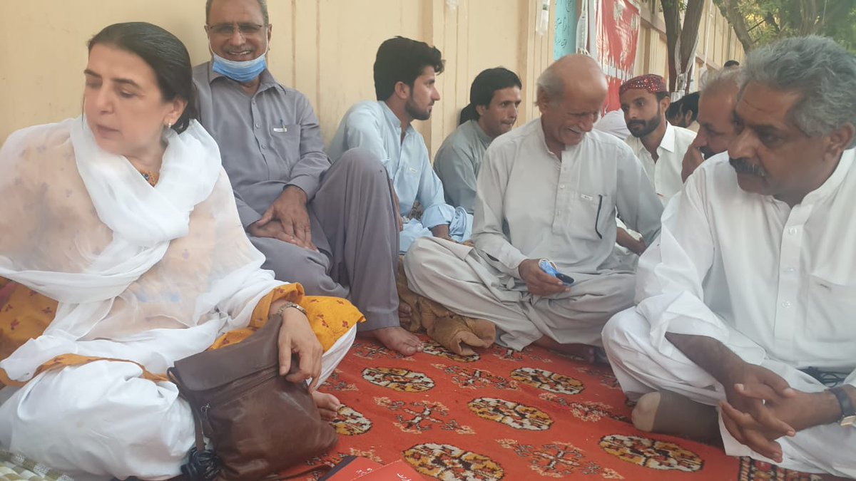 IsmatShahjahan's tweet photo. Visited BMC hunger strike camp yesterday to expressing solidarity with students & employees for #AmendBmcAct2017. More than 25 students & employees of MBC are on hunger strike till death for the last 48 hours, while @jam_kamal goverment is criminally silent. #RejectPrivatization https://t.co/154lzCg7eg