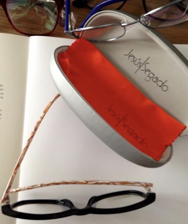 Hay aventuras creativas, con las que sigo aprendiendo y disfrutando como el primer día.
<a href="/MIOPTICO/">MIOPTICO</a>